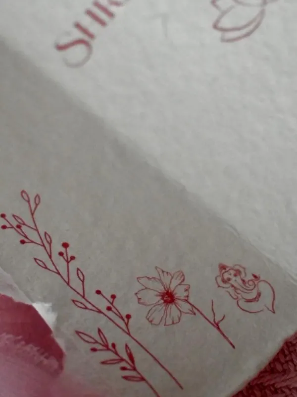 Detail van de handgeschilderde bloemen